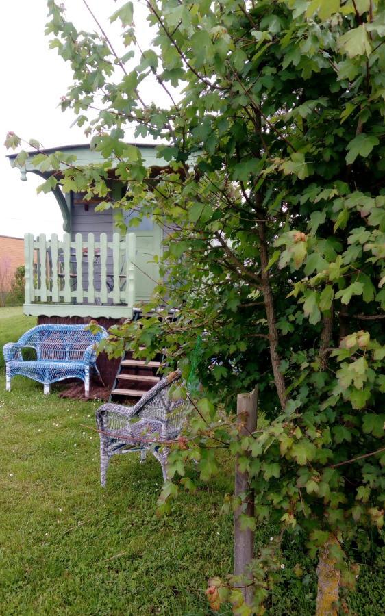 La Parenthese Guest House Villeret Bagian luar foto