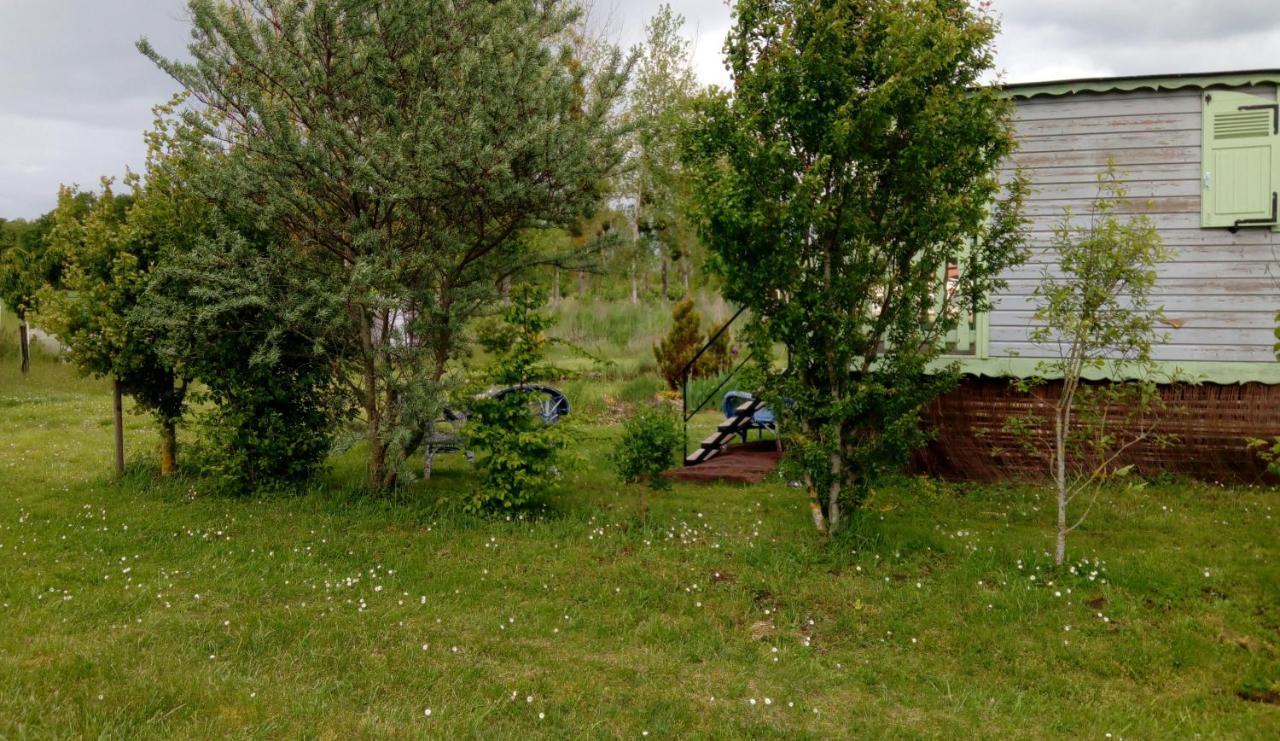 La Parenthese Guest House Villeret Bagian luar foto